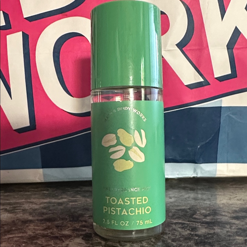 Bath & Body Works Toasted Pistachio - Picture 2 of 2